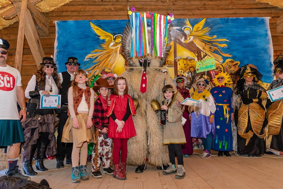 Kakav Riječki karneval – planinarska Metlarska zabava u Čazmi je zakon!