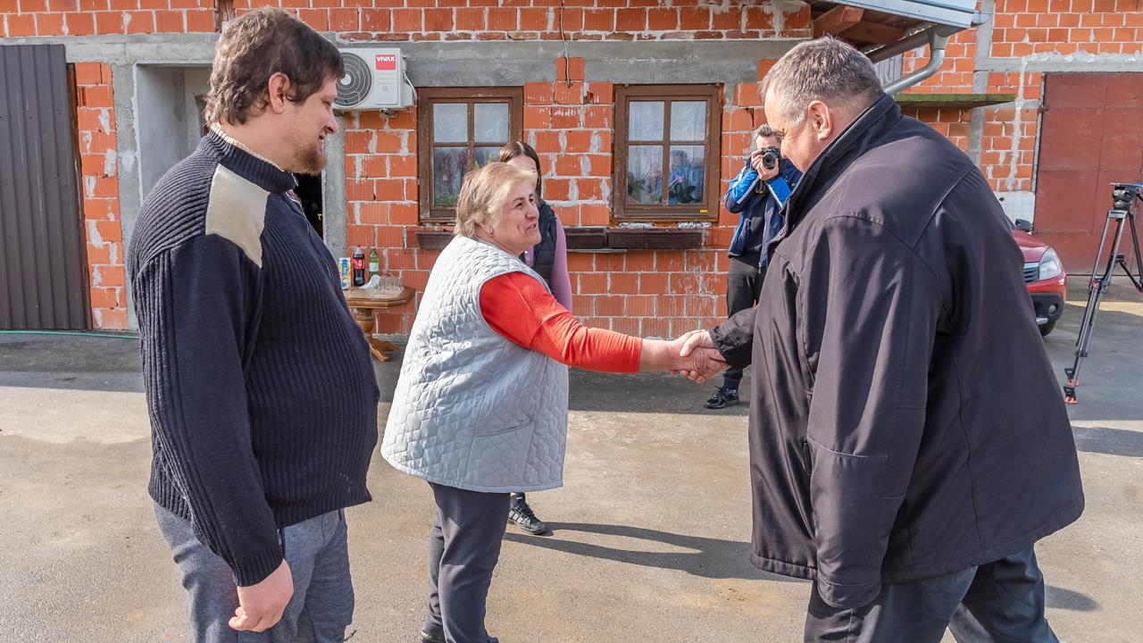 U tijeku isplata šteta – Župan Marušić i gradonačelnik Pirak posjetili obitelji čija su imanja i objekti oštećeni u rujanskom nevremenu